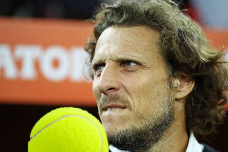 Diego Forlan swaps cleats for racquets: Former soccer Star shines now in tennis