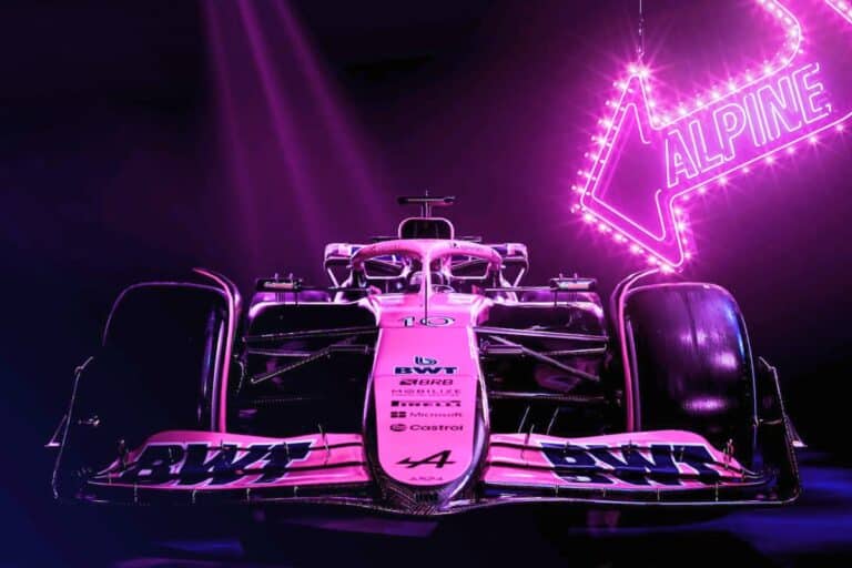 Alpine F1 Team under pressure: the French team unveils a unique livery while facing the biggest challenge in its history