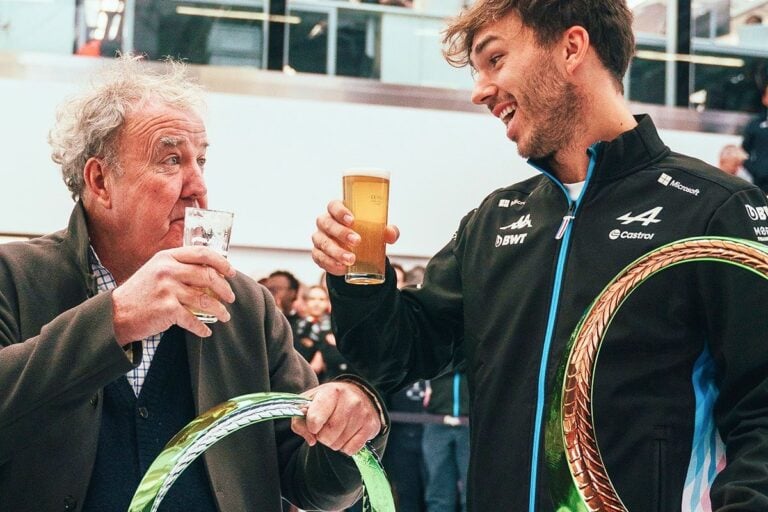 The most famous TV host congratulates Alpine F1 Team drivers for their double podium in Brazil by giving them a surprising gift