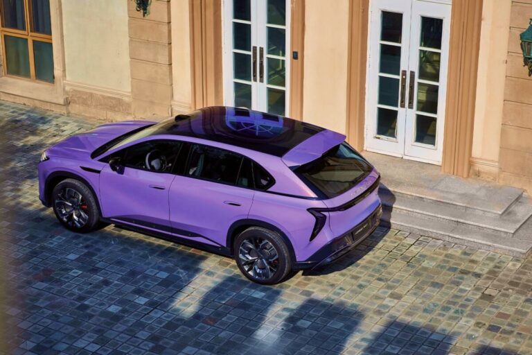 Tesla has reason to worry as Hongqi just shipped its first 600 vehicles with massive ambitions