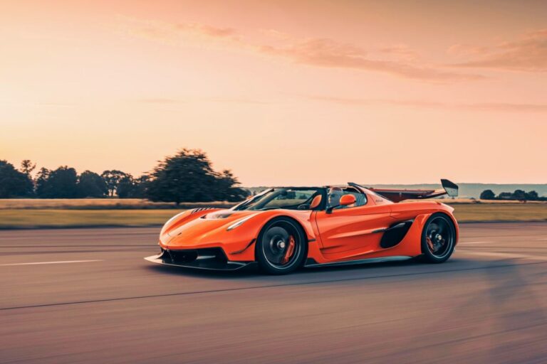 A record shattered on Top Gear’s iconic track by this 1,600-horsepower Koenigsegg Jesko overshadowing Ferrari’s jewel: the SF90