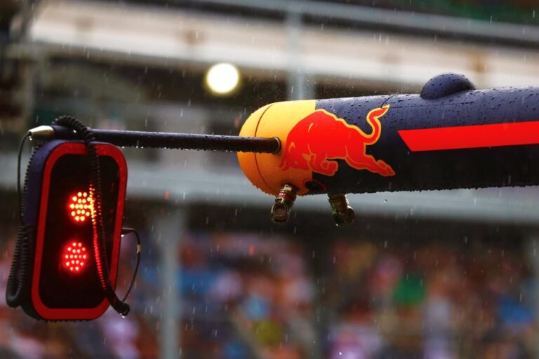 Massive bluff or real confession? A driver trapped in an interview reveals the imminent departure of a Formula 1 race winner