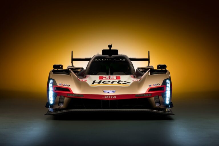 With this gold Cadillac, America has never worn a livery this dazzling in motorsport competition