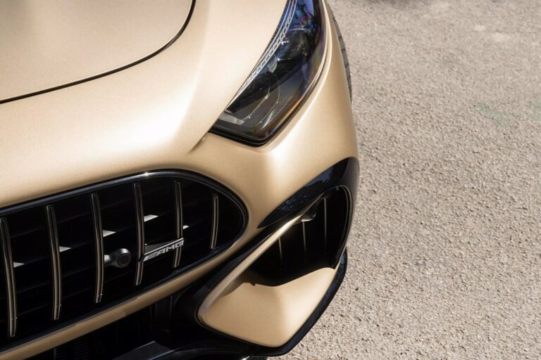 Either you love this car or you hate it: these 100 Mercedes models are stirring up controversy with a color that’s never been used on automobiles